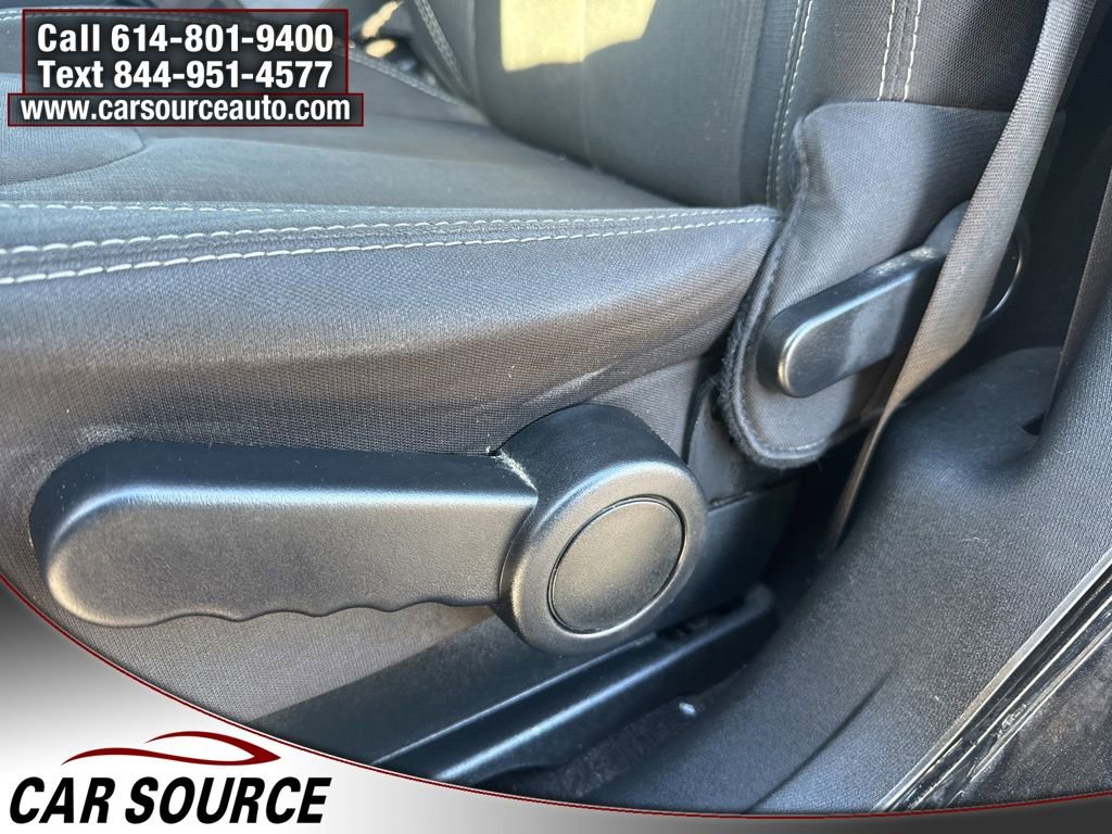 Used 2018 Jeep Wrangler Sahara w/ Connectivity Group image 20