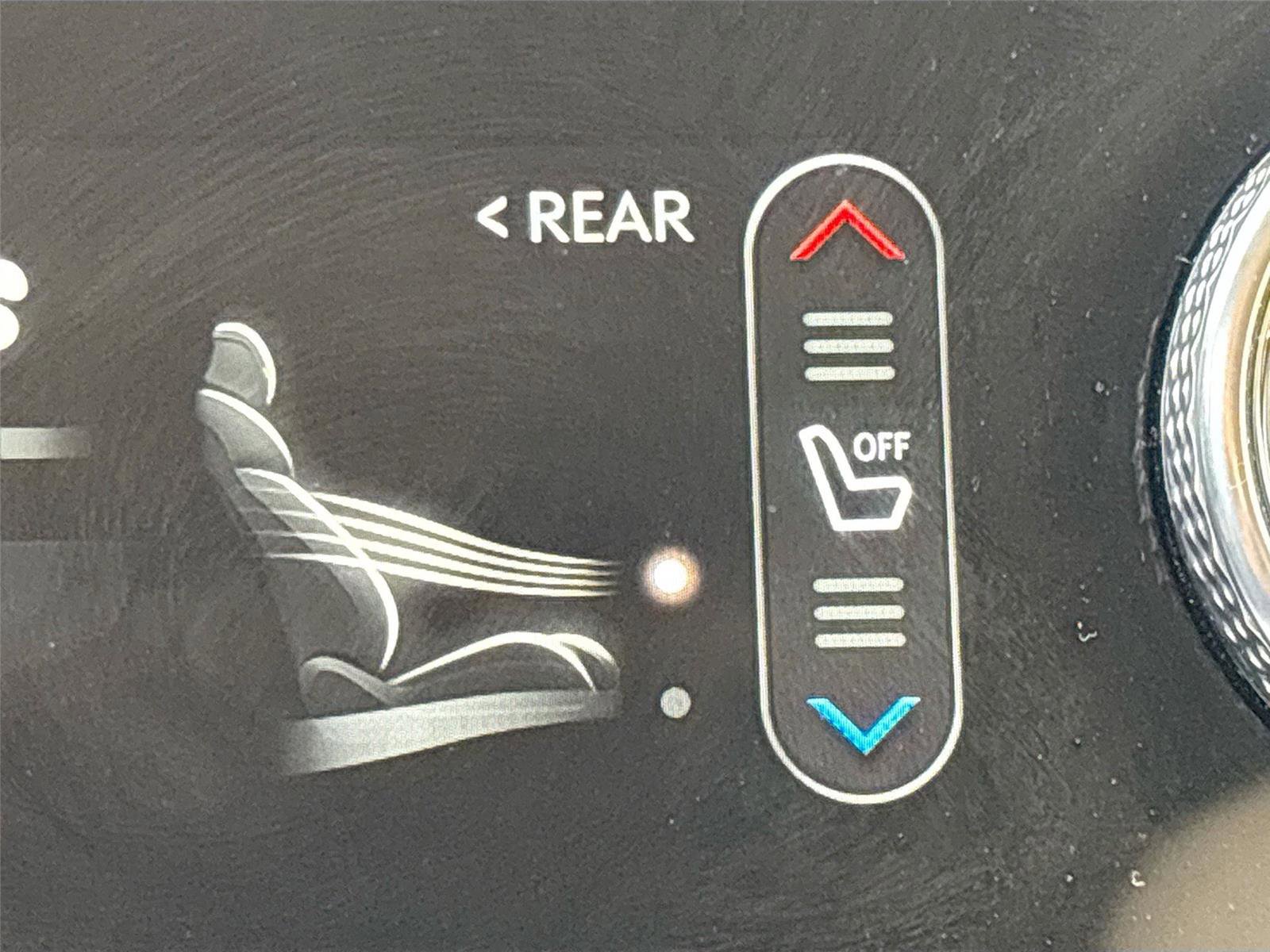 Used 2022 Genesis GV70 2.5T w/ Select Package image 23