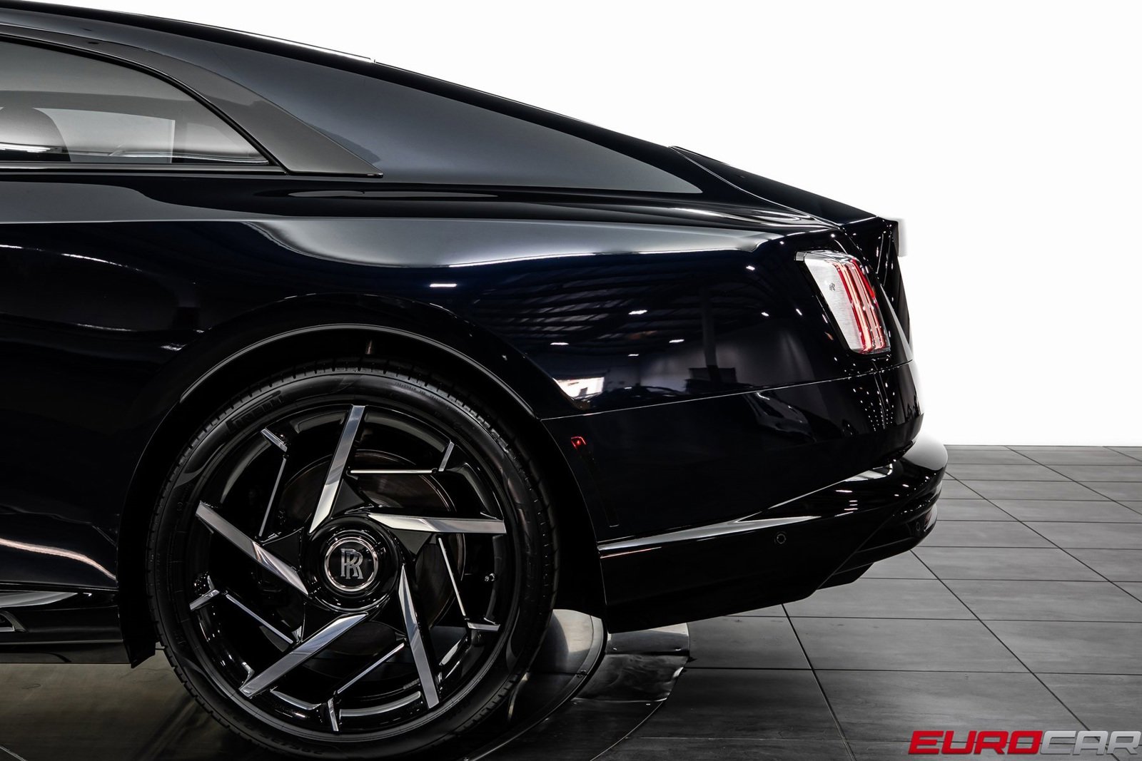 Used 2025 Rolls-Royce Spectre Black Badge image 14