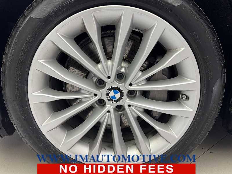 Used 2023 BMW 530i xDrive w/ Premium Package image 9