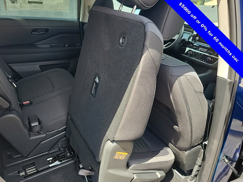 New 2025 Nissan Pathfinder SV w/ Black Appearance Package image 39