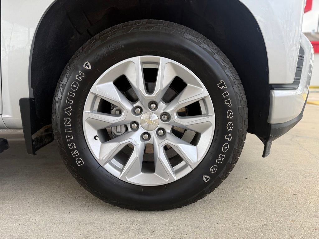 Used 2020 Chevrolet Silverado 1500 Custom w/ Custom Value Package image 9