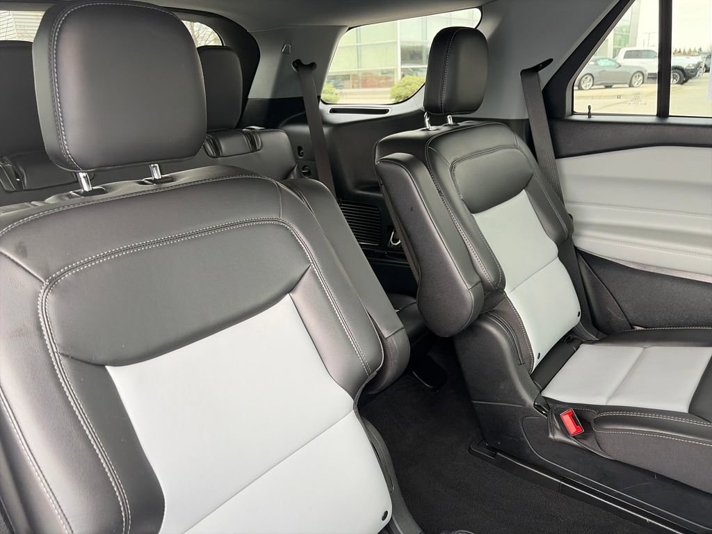 Used 2023 Ford Explorer XLT w/ Equipment Group 202A image 33