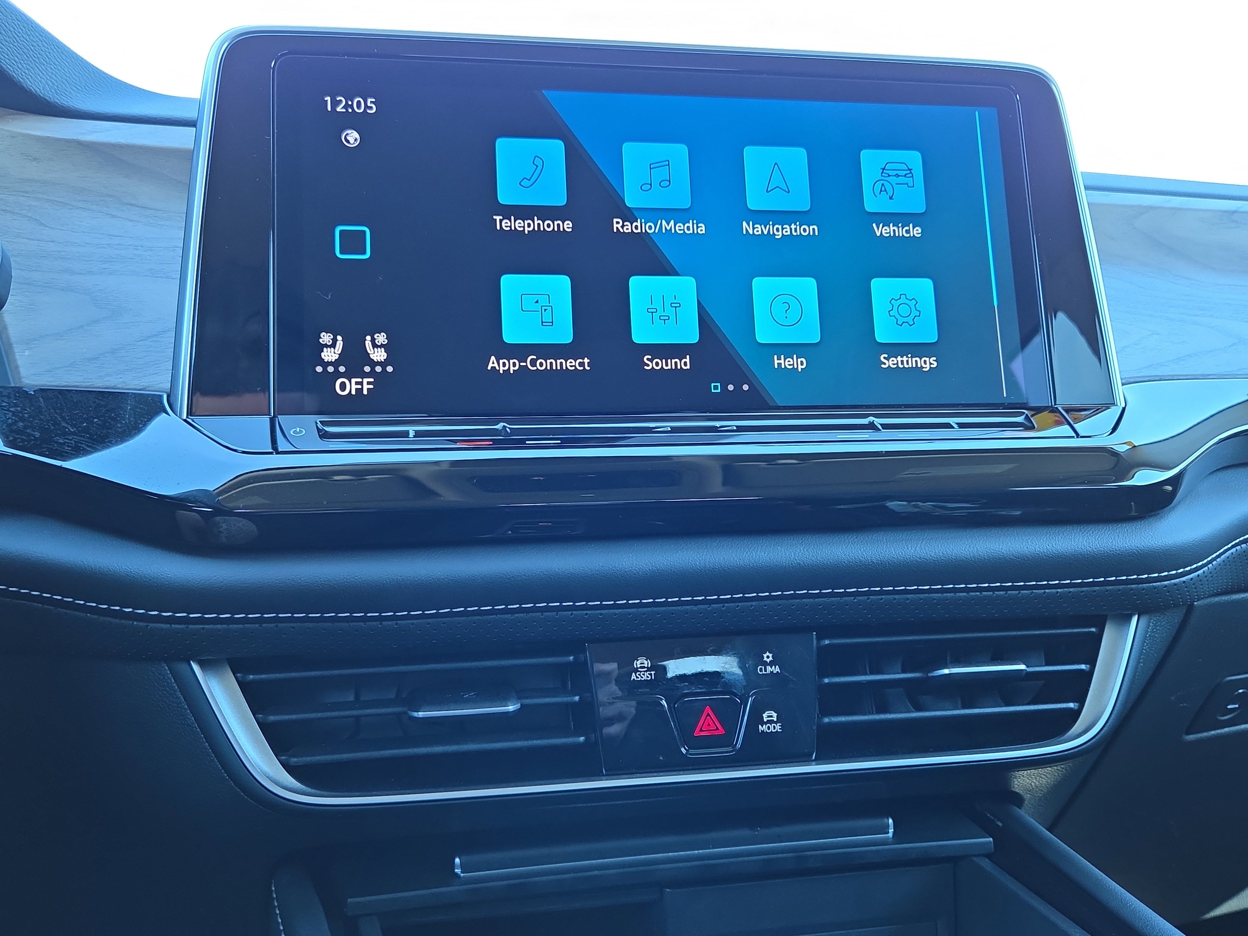 Used 2025 Volkswagen Atlas SE image 16