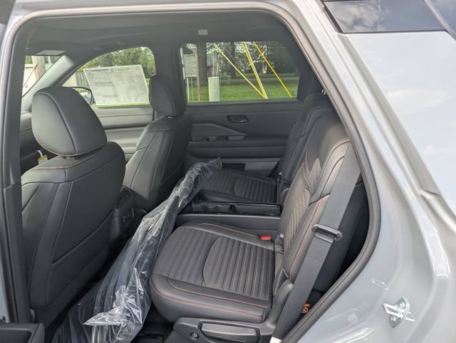 New 2026 Nissan Pathfinder Rock Creek w/ Rock Creek Premium Package AWD/4WD image 11