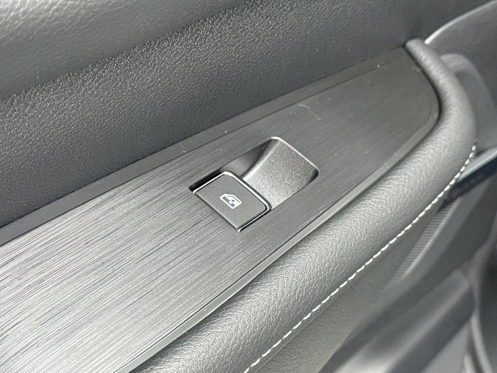 New 2026 Nissan Armada SL w/ Captain's Chari Seat Package image 30