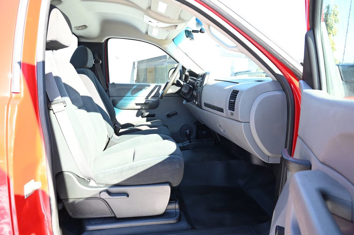 Used 2014 Chevrolet Silverado 2500 W/T w/ Snow Plow Prep Package image 33