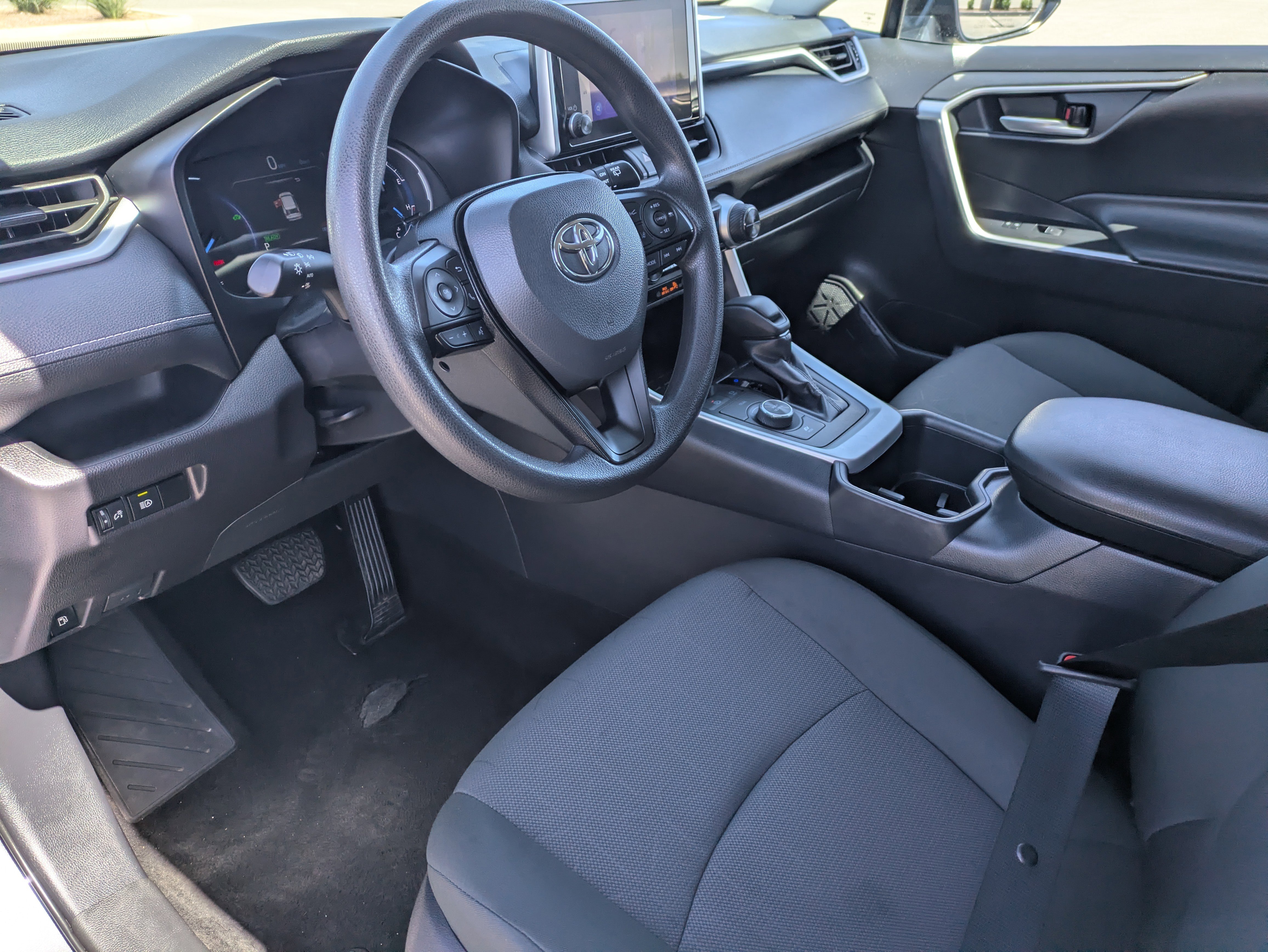 Used 2025 Toyota RAV4 XLE AWD/4WD image 24