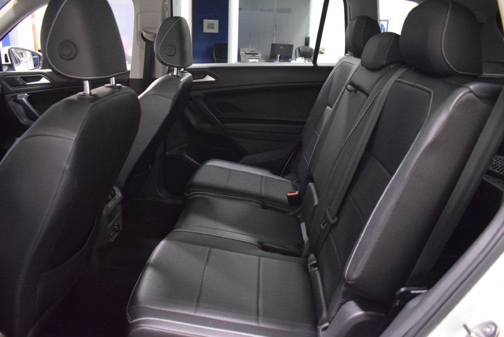Used 2021 Volkswagen Tiguan SEL w/ 3rd Row Seat Package image 13