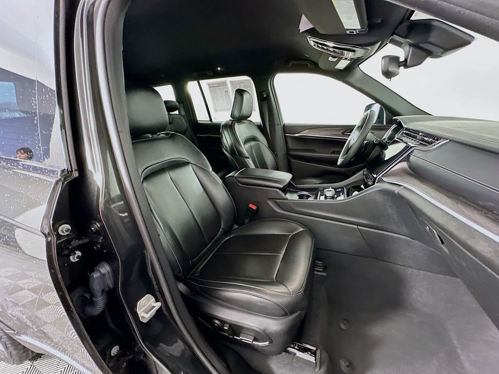 Certified 2024 Jeep Grand Cherokee Limited image 39