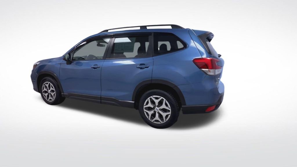 Used 2021 Subaru Forester Premium image 6
