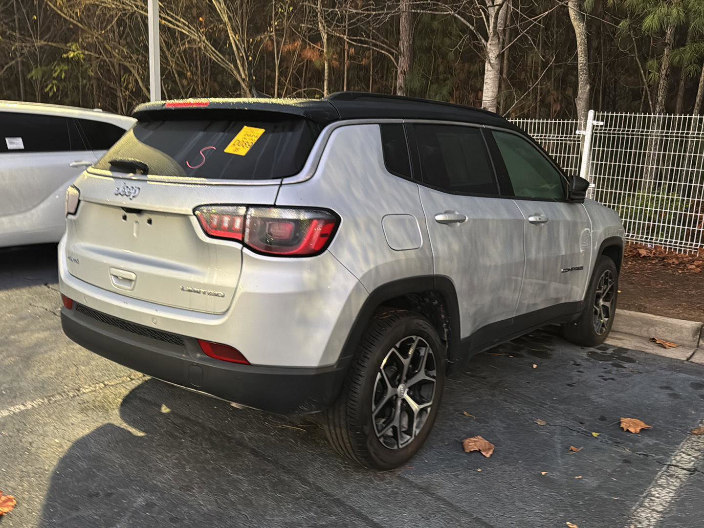 Used 2024 Jeep Compass Limited image 4