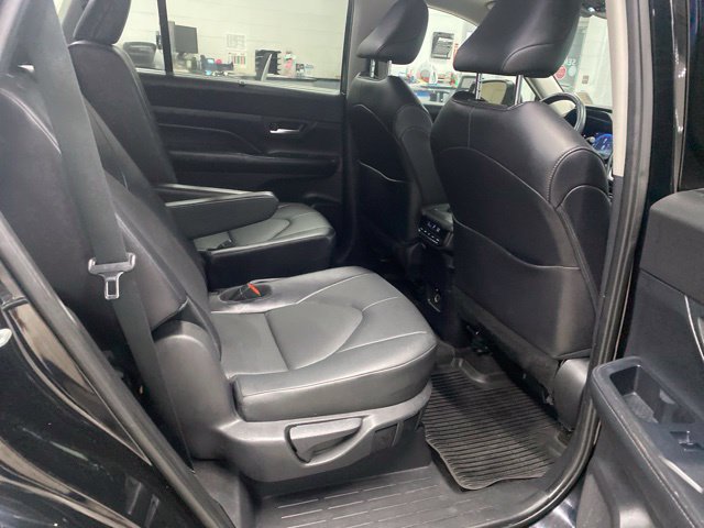 Used 2024 Toyota Grand Highlander AWD image 12