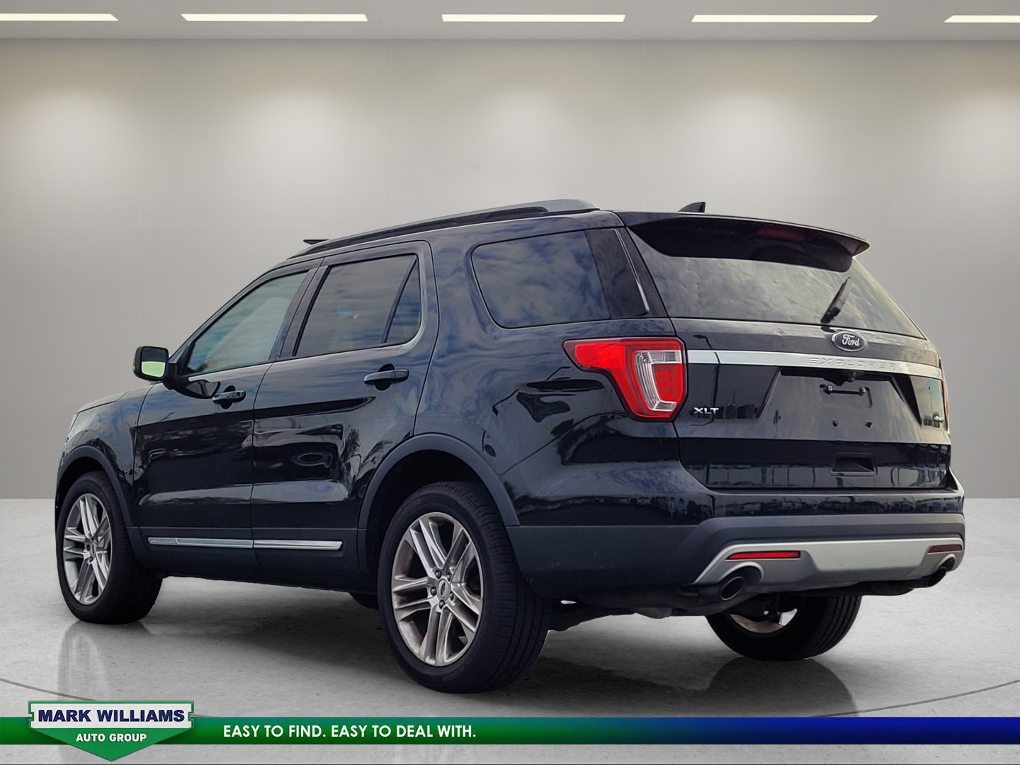 Used 2017 Ford Explorer XLT w/ Equipment Group 202A AWD/4WD image 6