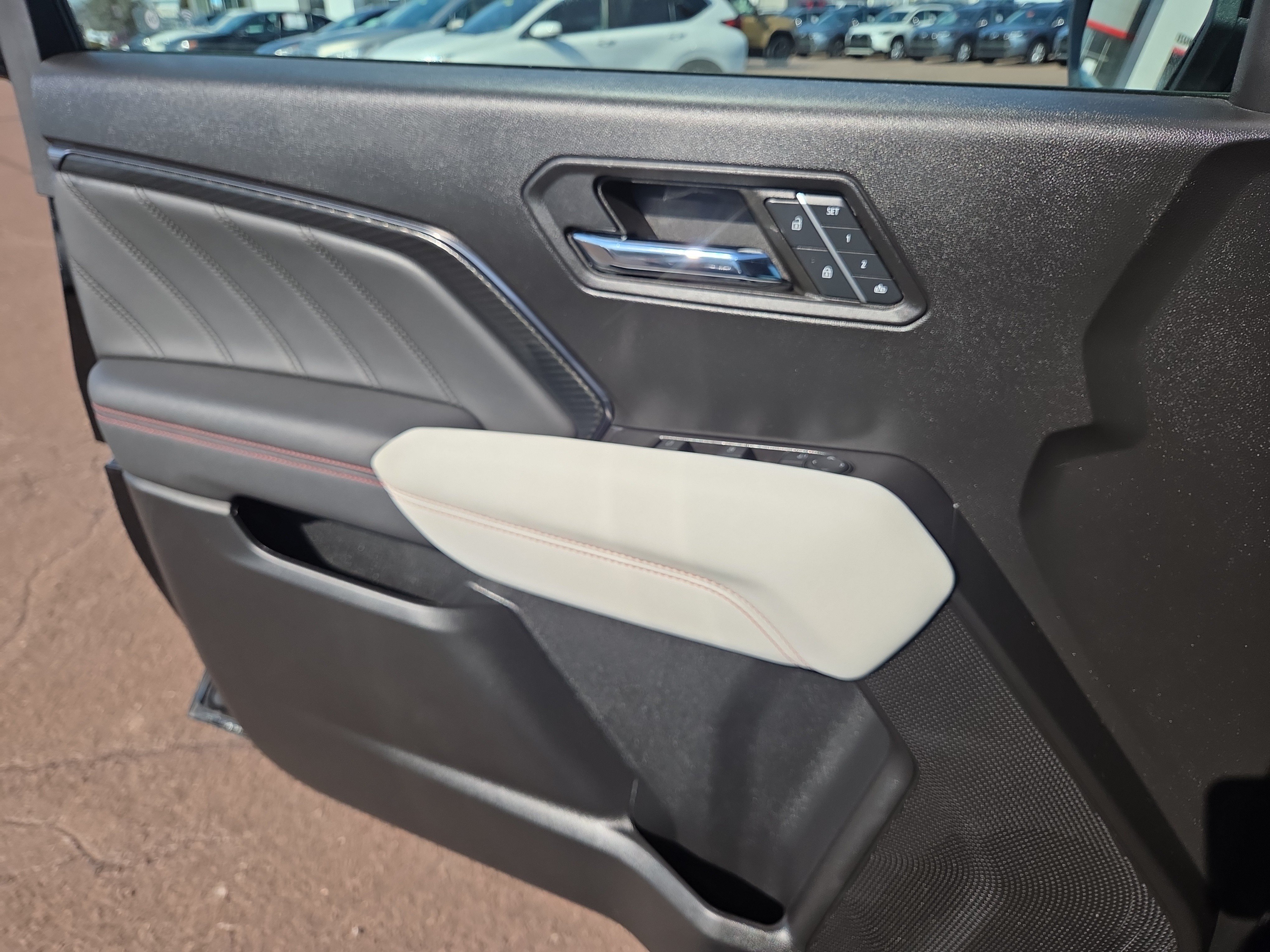 Used 2024 GMC Canyon AT4X AWD/4WD image 14