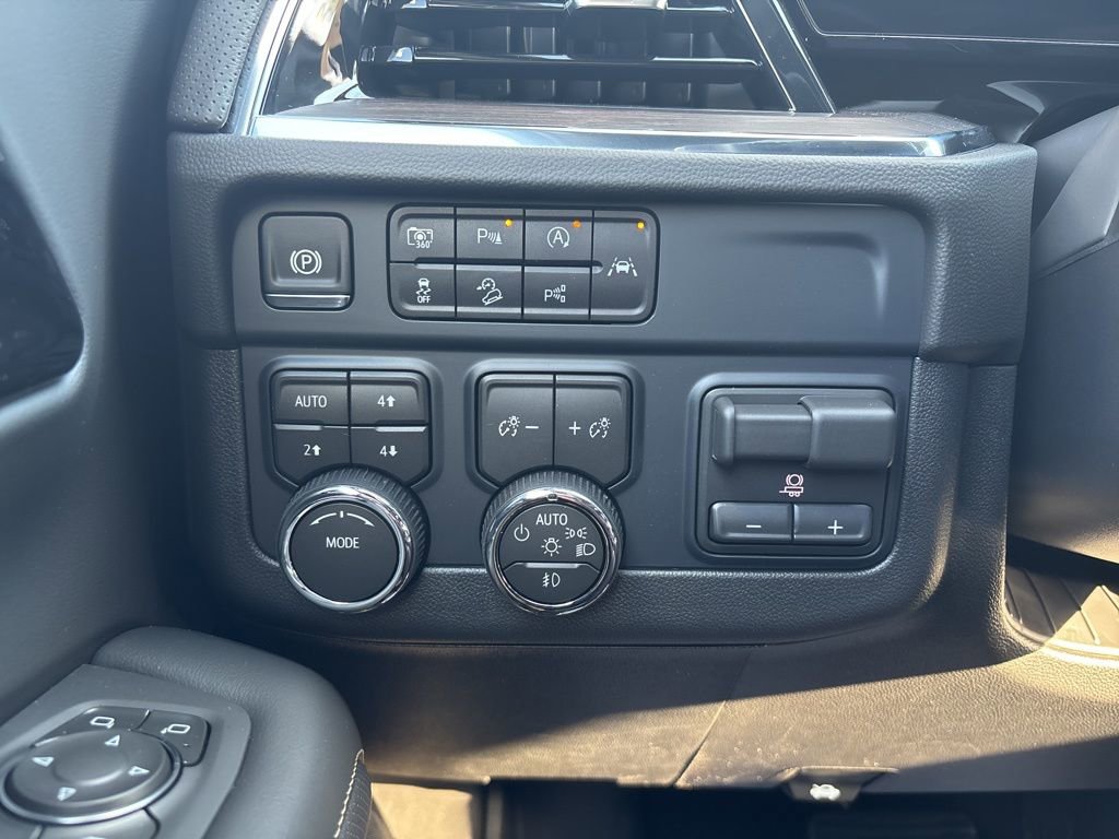 New 2026 Chevrolet Suburban Premier image 15