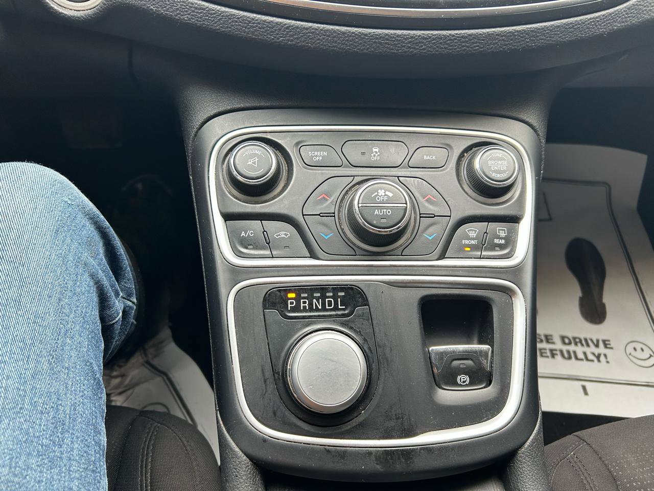 Used 2015 Chrysler 200 Limited w/ Convenience Group image 22