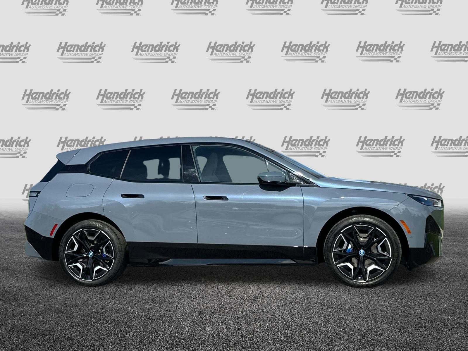 Used 2025 BMW iX xDrive50 image 3