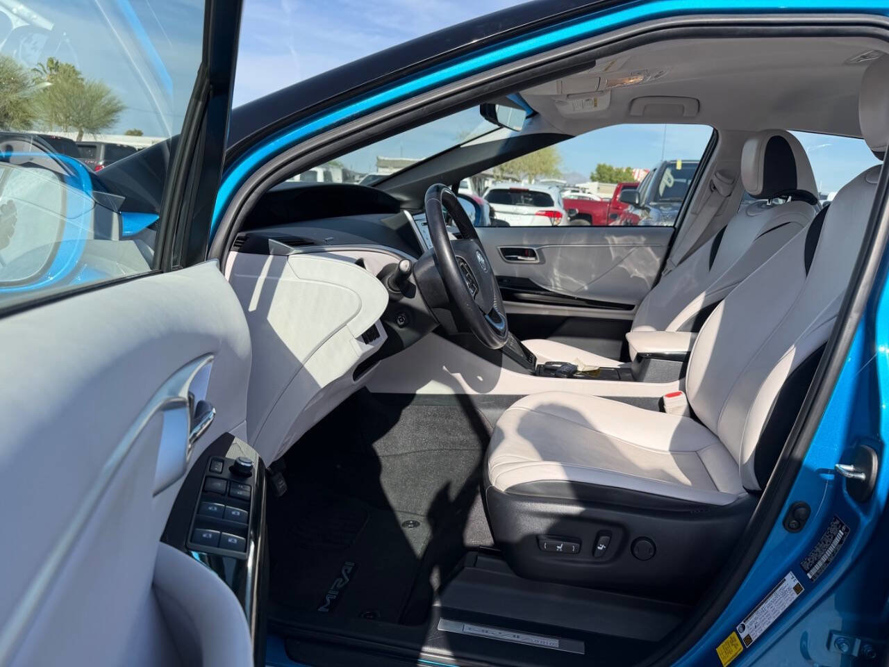 Used 2019 Toyota Mirai FWD image 16