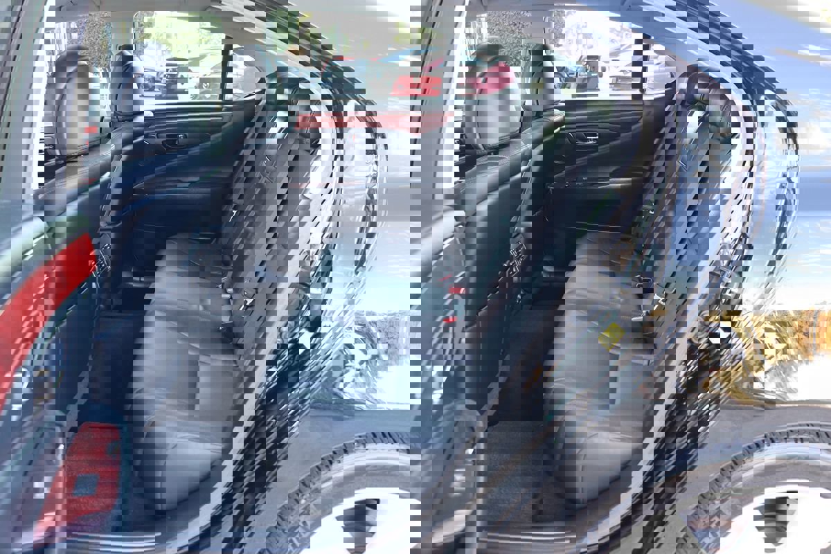 Used 2010 Lexus LS 460 image 40