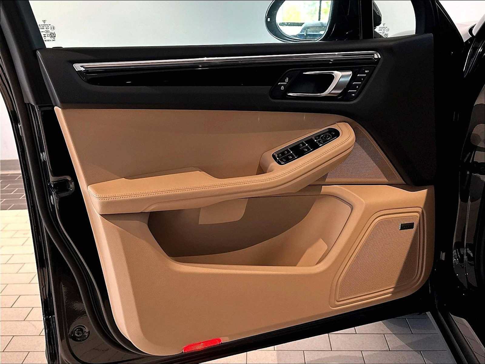 New 2026 Porsche Macan AWD/4WD image 23