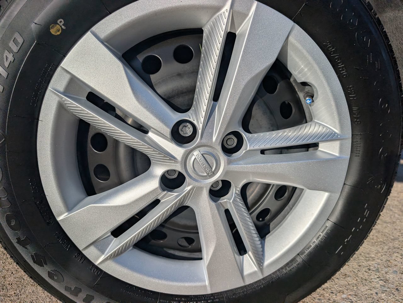 Certified 2025 Nissan Kicks Play S FWD image 7