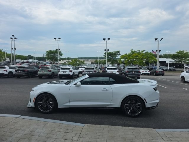 Used 2023 Chevrolet Camaro ZL1 RWD image 7
