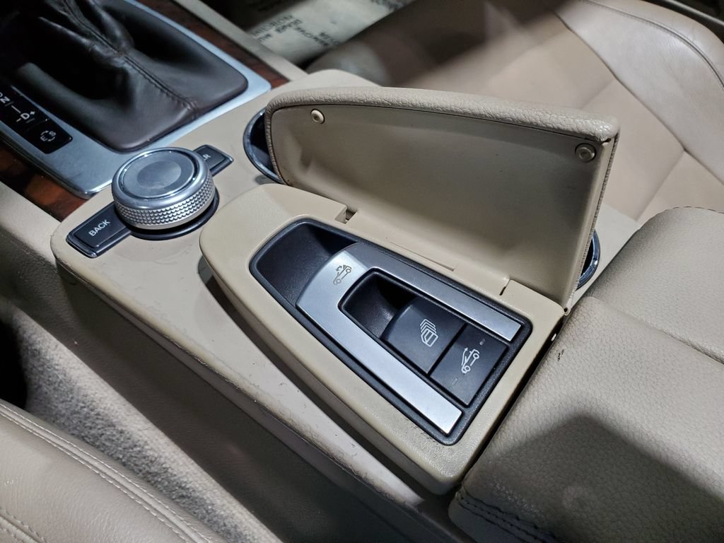 Used 2011 Mercedes-Benz E 350 Cabriolet image 34