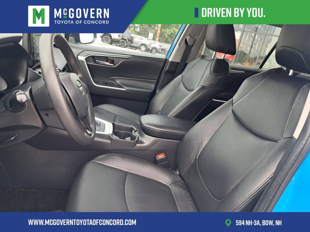 Used 2021 Toyota RAV4 XLE w/ Carpet Mat Package (TMS) AWD/4WD image 16