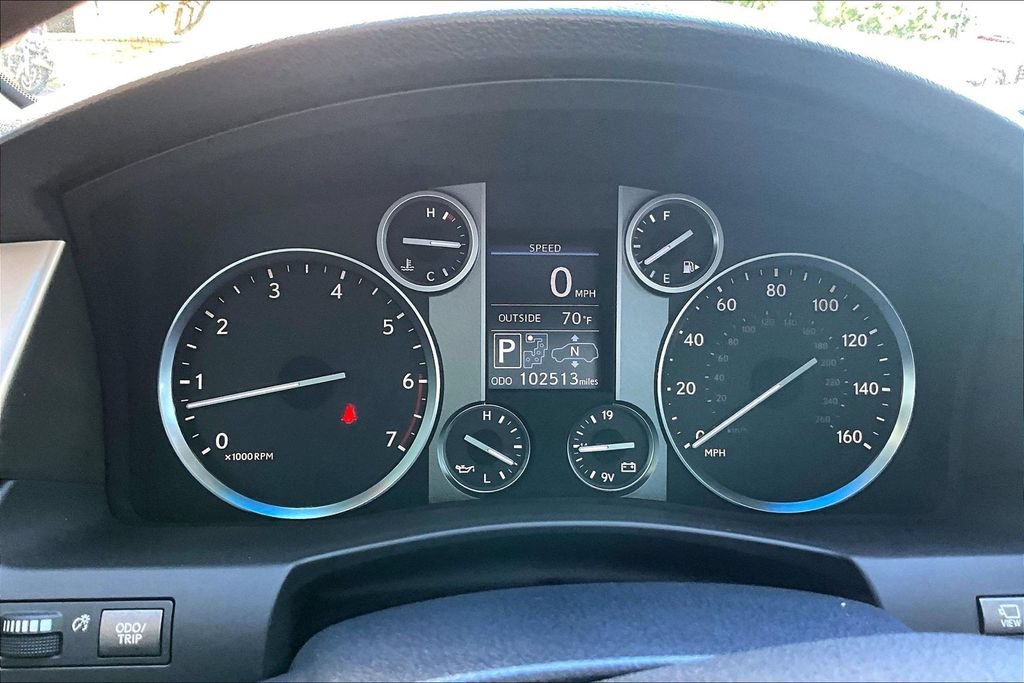 Used 2013 Lexus LX 570 4WD w/ Luxury Pkg image 2