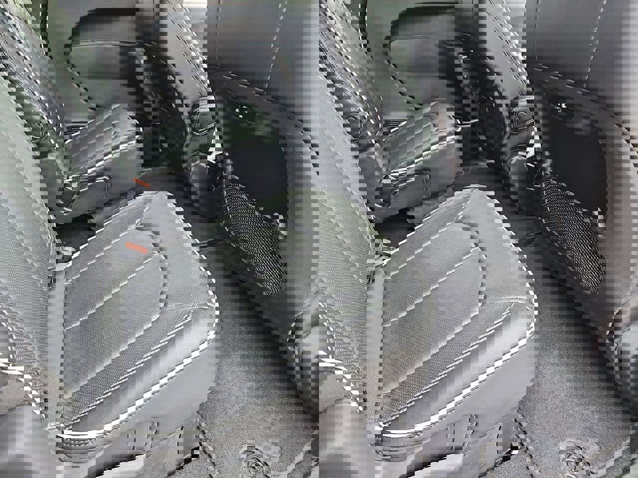 Used 2025 Chrysler Pacifica Limited image 14