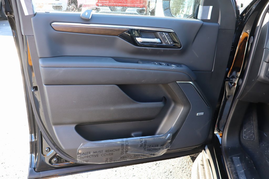 New 2026 Chevrolet Suburban High Country image 4