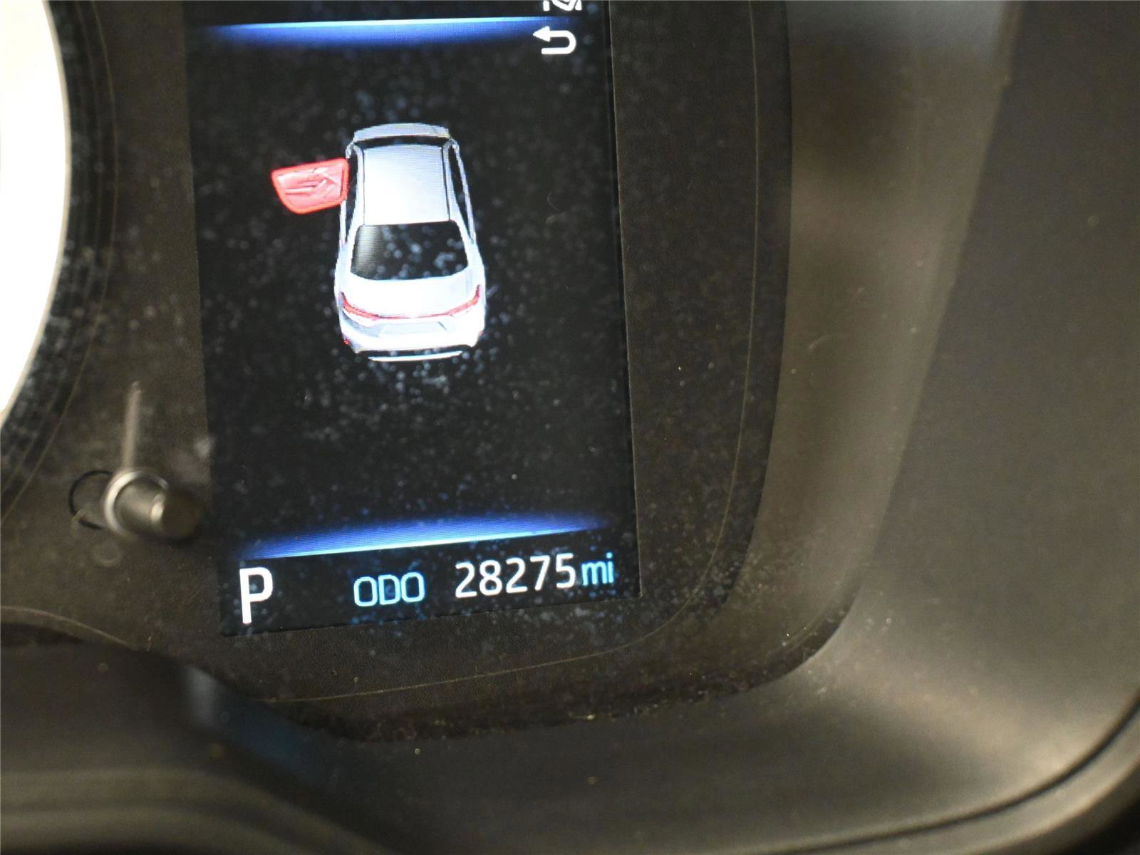 Used 2022 Toyota Corolla LE image 3