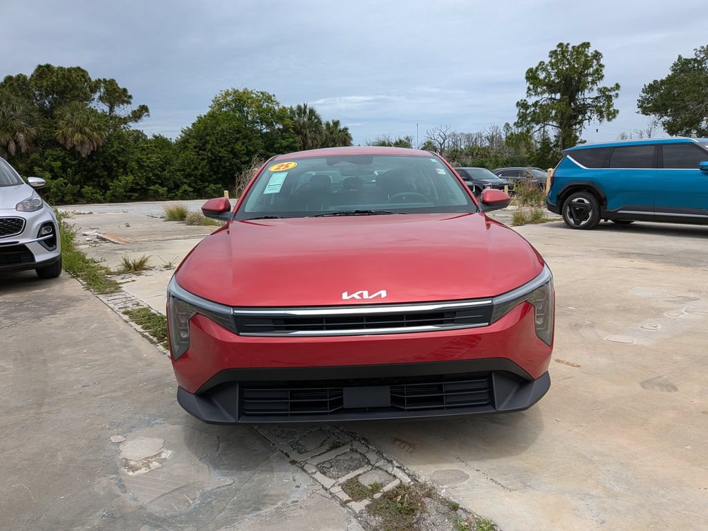 Certified 2025 Kia K4 FWD image 3