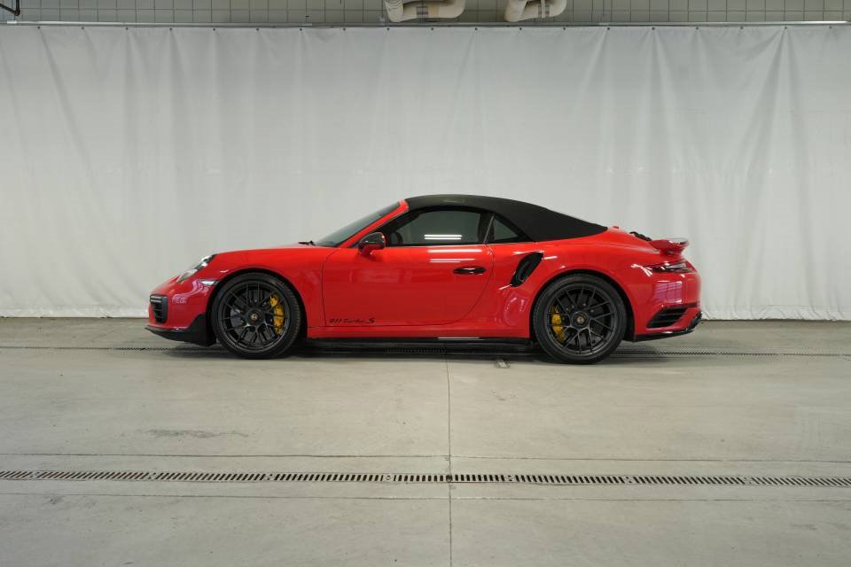 Used 2019 Porsche 911 Turbo image 2
