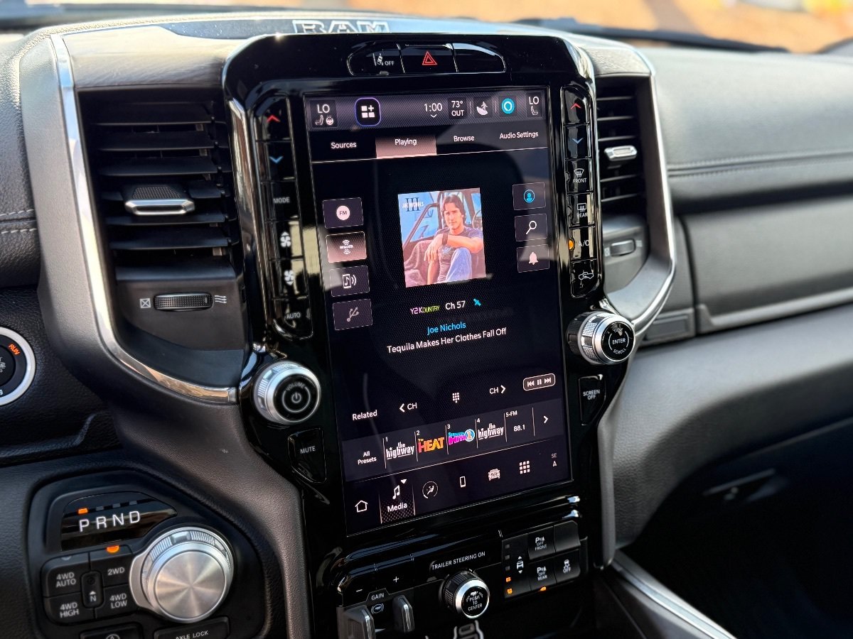 Used 2025 RAM 1500 Laramie w/ Sport Appearance Package AWD/4WD image 29