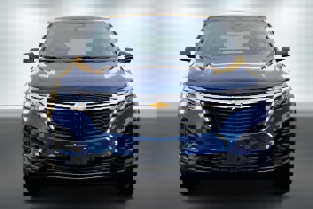 Used 2022 Chevrolet Equinox LS image 2