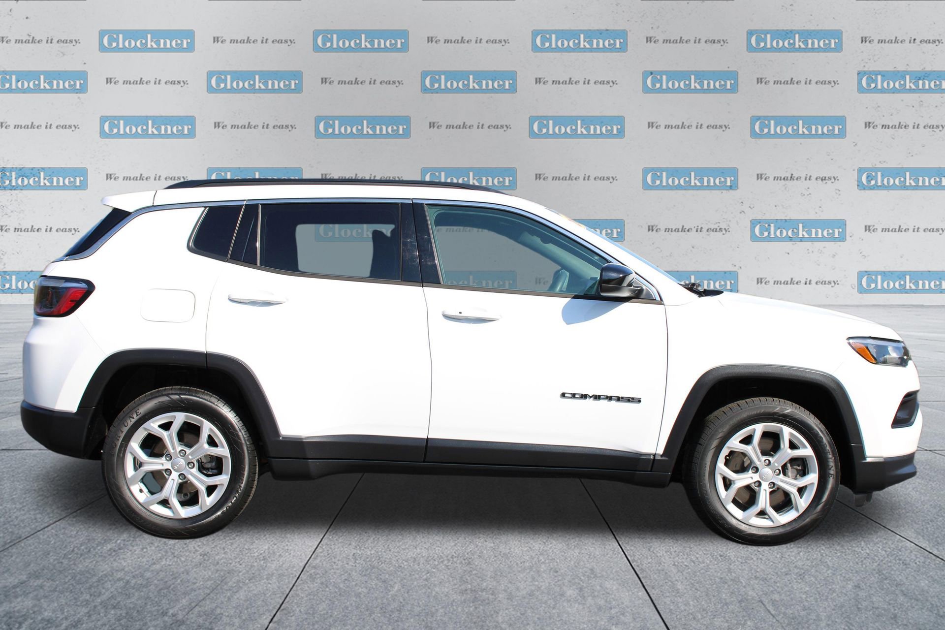 Used 2024 Jeep Compass Latitude image 4