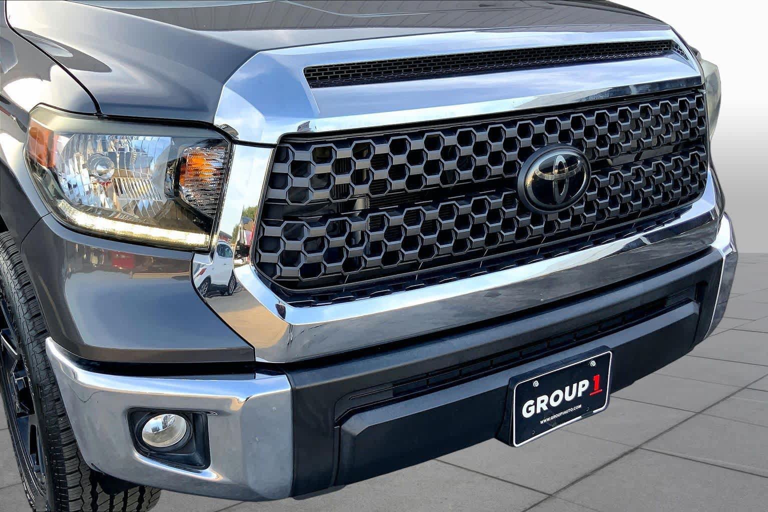 Used 2020 Toyota Tundra SR5 w/ SR5 Leather Package RWD image 28
