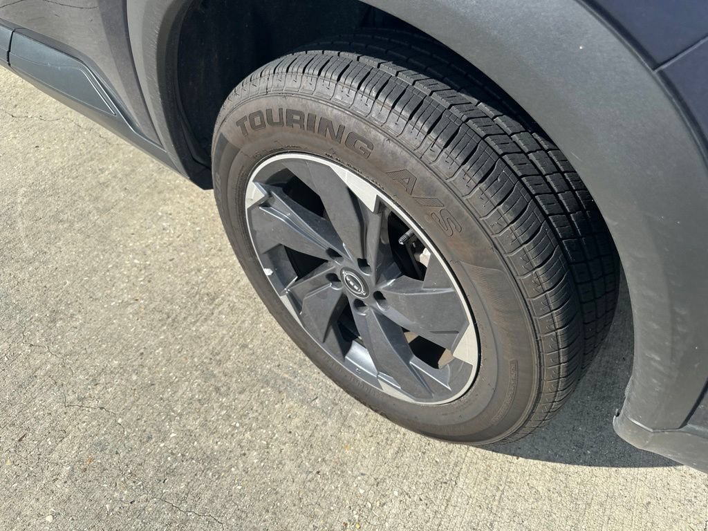 Used 2025 Nissan Rogue SV FWD image 43