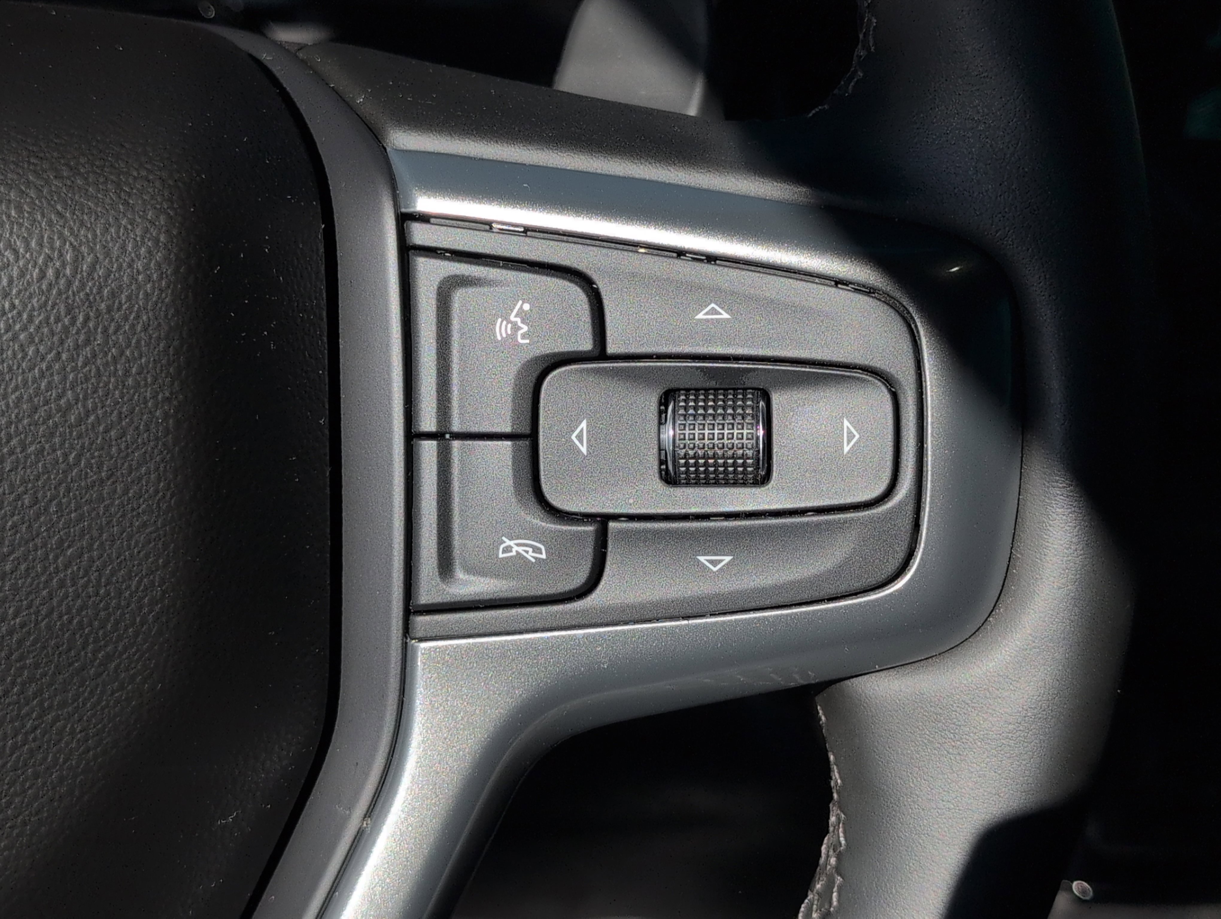 Used 2025 Chevrolet Silverado 1500 LTZ w/ Z71 Off-Road Package image 22