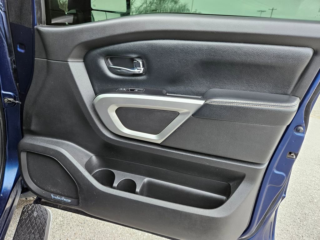 Used 2017 Nissan Titan SL w/ Chrome Package image 33