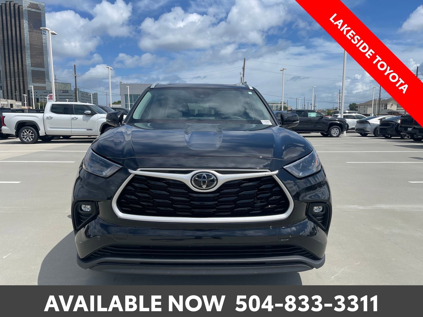 Used 2023 Toyota Highlander XLE FWD image 8