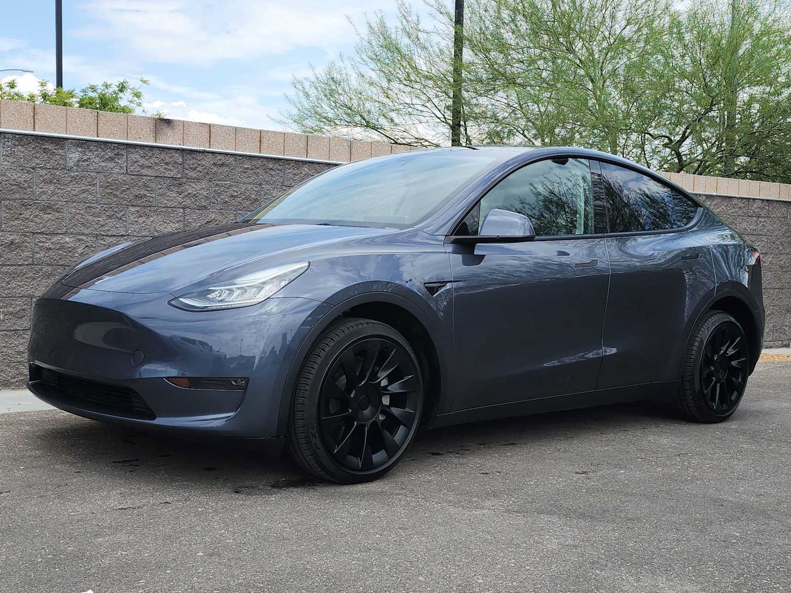 Used 2023 Tesla Model Y Long Range AWD/4WD image 4