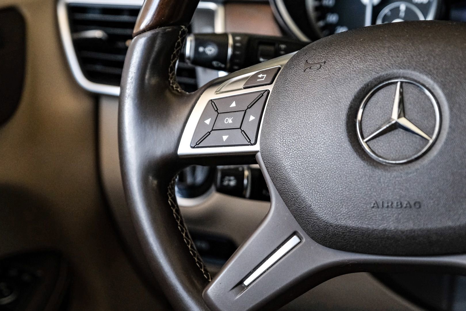 Used 2015 Mercedes-Benz ML 350 2WD w/ Premium 1 Package image 16