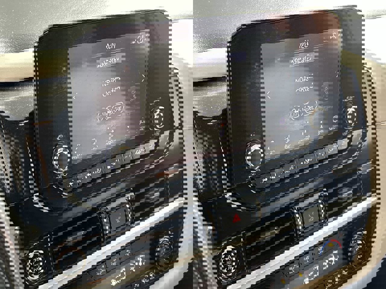 Used 2022 Nissan Pathfinder SV image 16