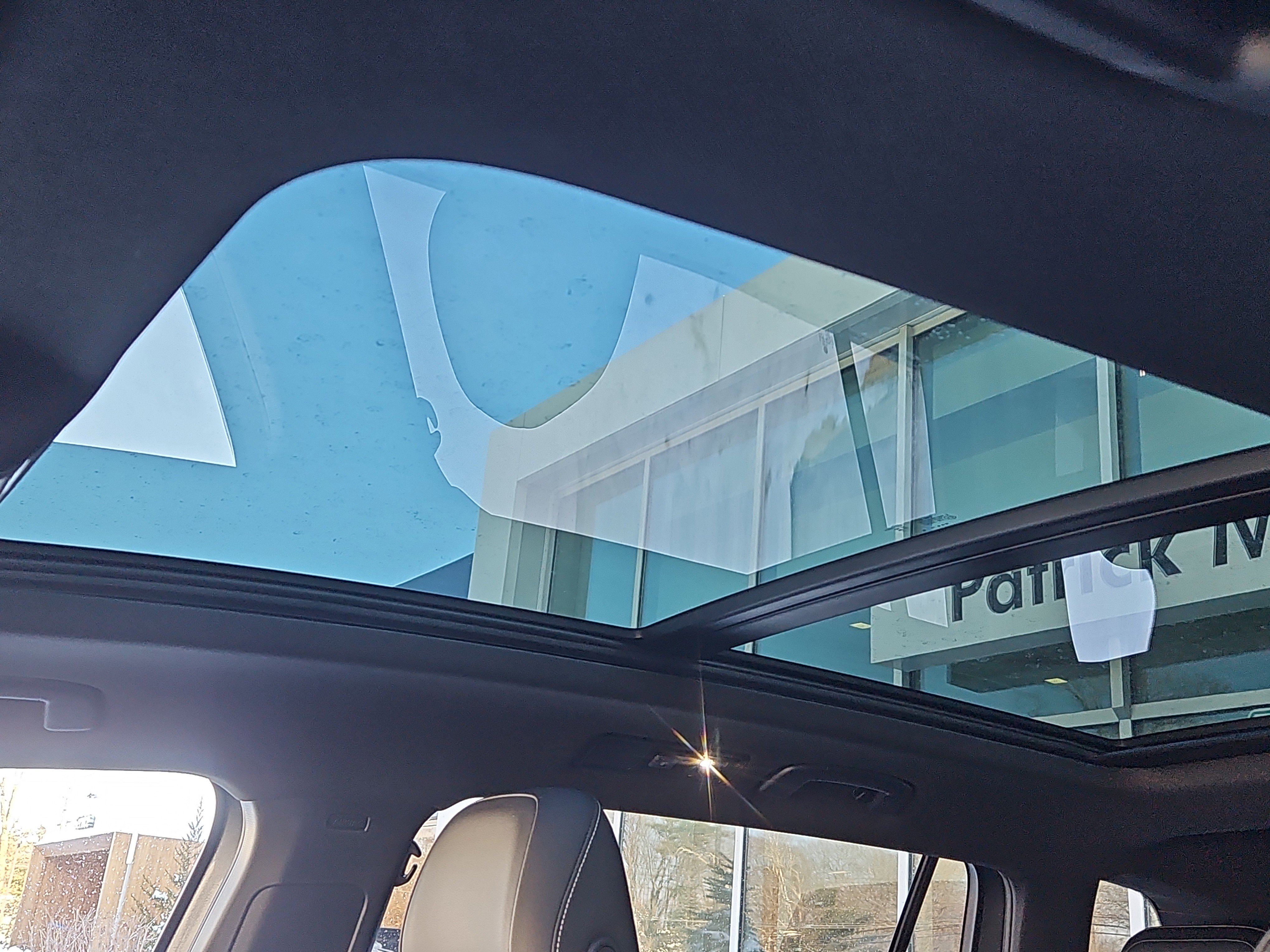 Certified 2023 Volkswagen Tiguan SE R-Line image 10