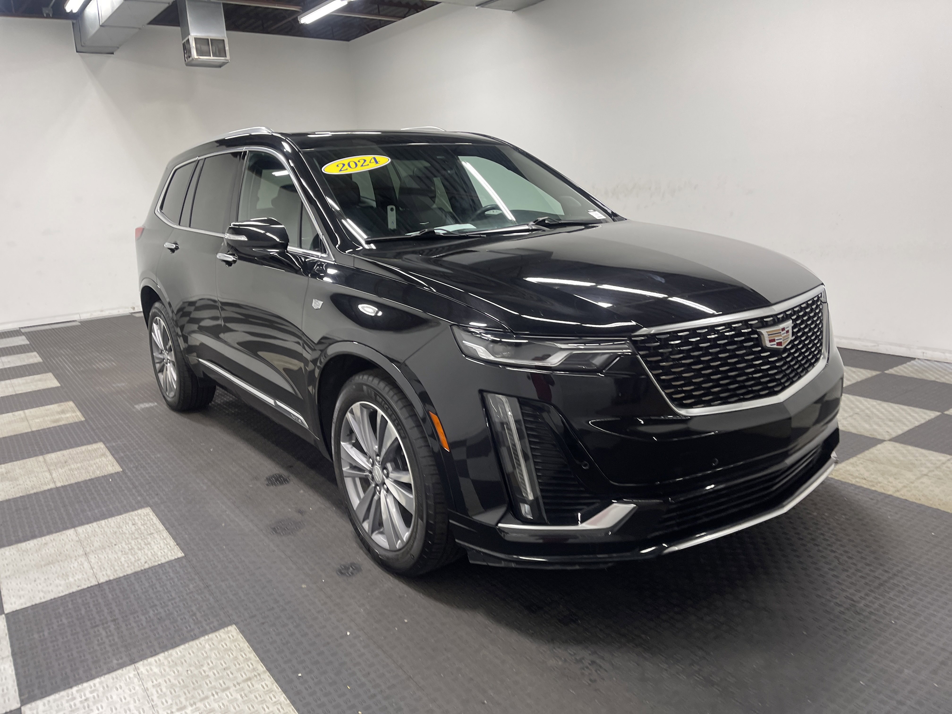 Used 2024 Cadillac XT6 Premium Luxury w/ LPO, Floor Liner Package image 6