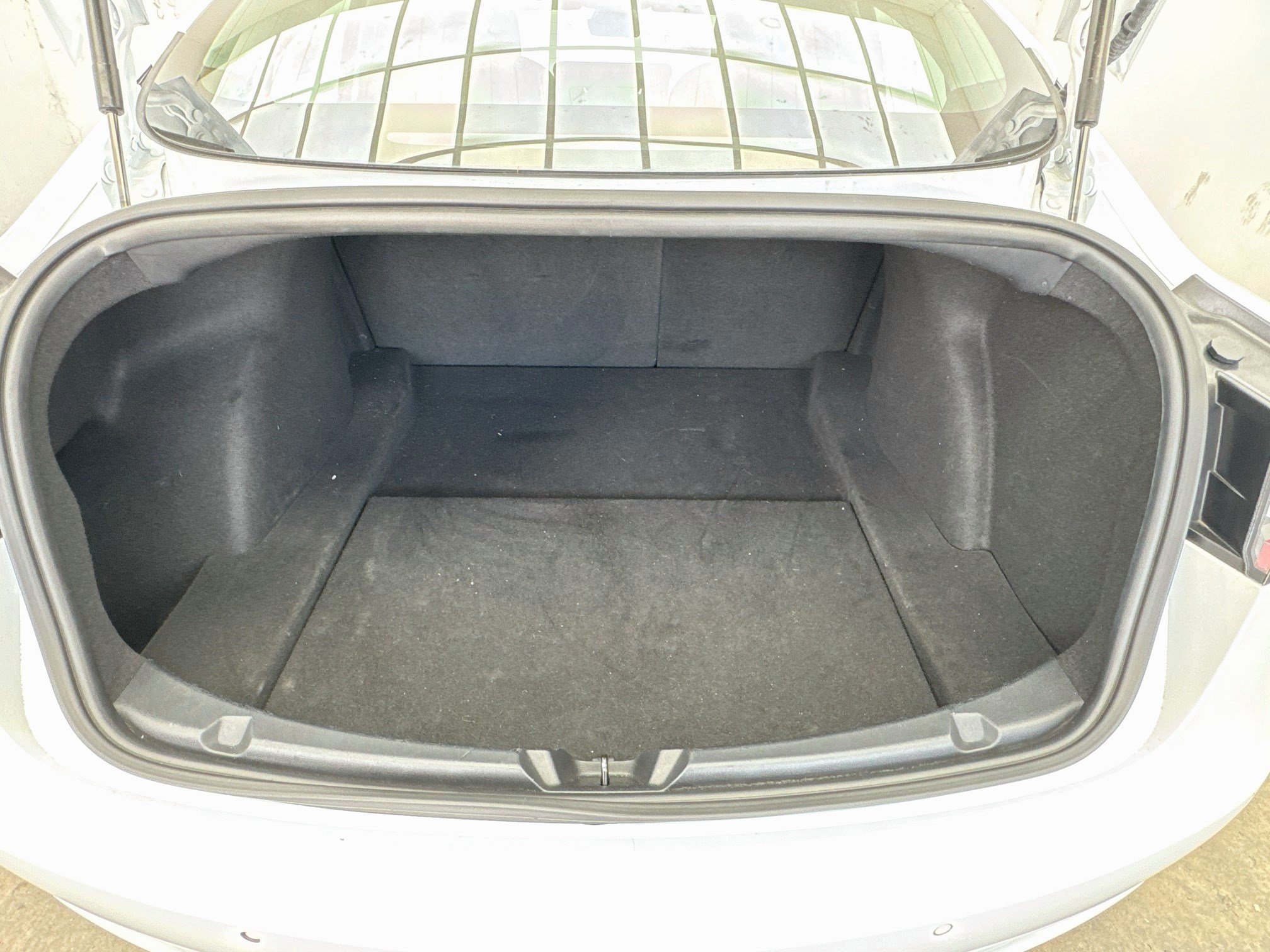Used 2018 Tesla Model 3 RWD image 17