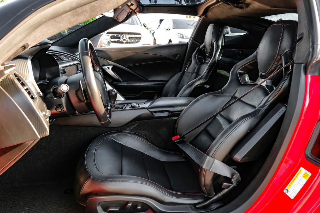 Used 2016 Chevrolet Corvette Z06 w/ 3LZ Preferred Equipment Group RWD image 34